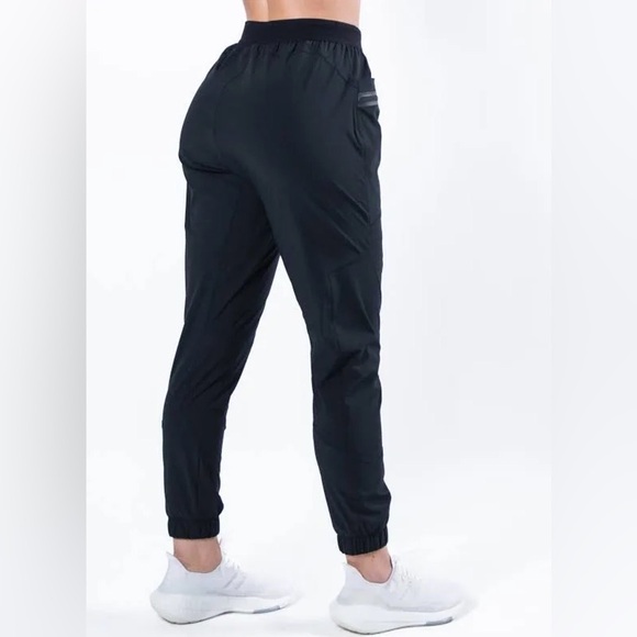 Alphalete Studio Jogger Pants - Picture 6 of 7